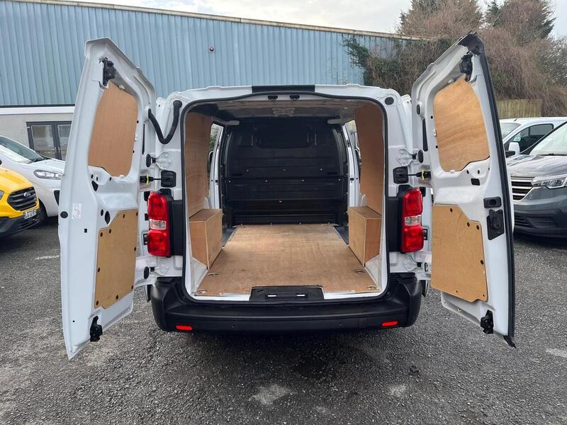 Vauxhall Vivaro Turbo D Prime - U15044