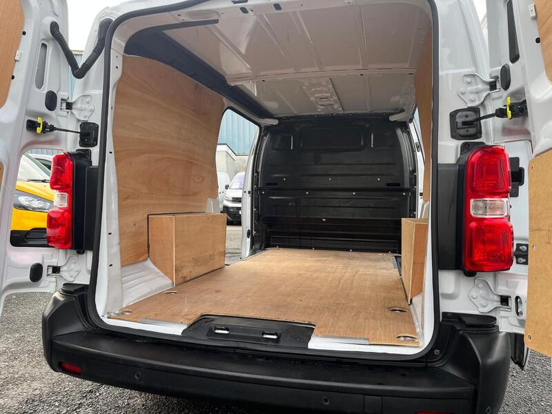 Vauxhall Vivaro Turbo D Prime - U15044