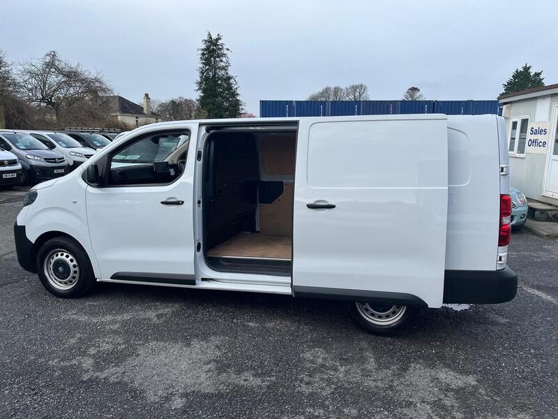Vauxhall Vivaro Turbo D Prime - U15044