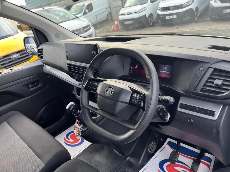 Vauxhall Vivaro Turbo D Prime - U15044