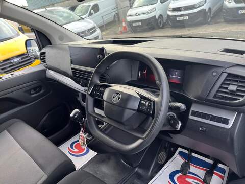 Vauxhall Vivaro Turbo D Prime - U15044
