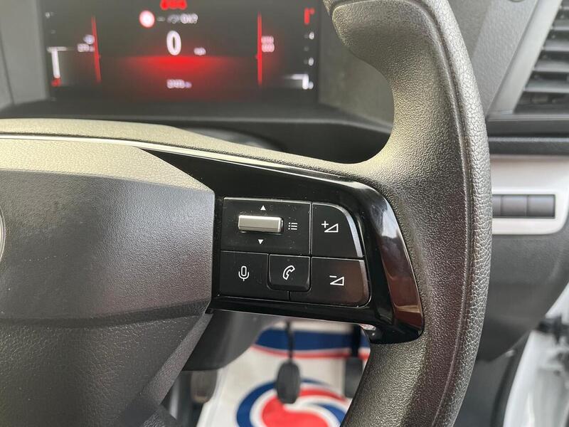 Vauxhall Vivaro Turbo D Prime - U15044