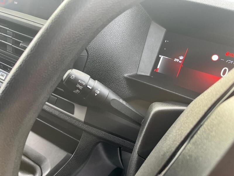 Vauxhall Vivaro Turbo D Prime - U15044