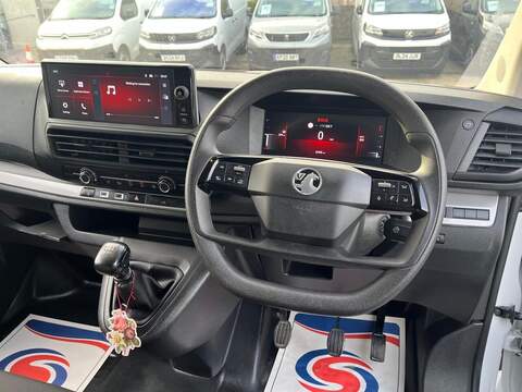Vauxhall Vivaro Turbo D Prime - U15044