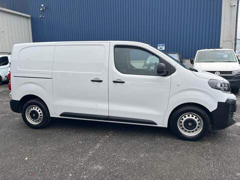 Vauxhall Vivaro Turbo D Prime - U15045