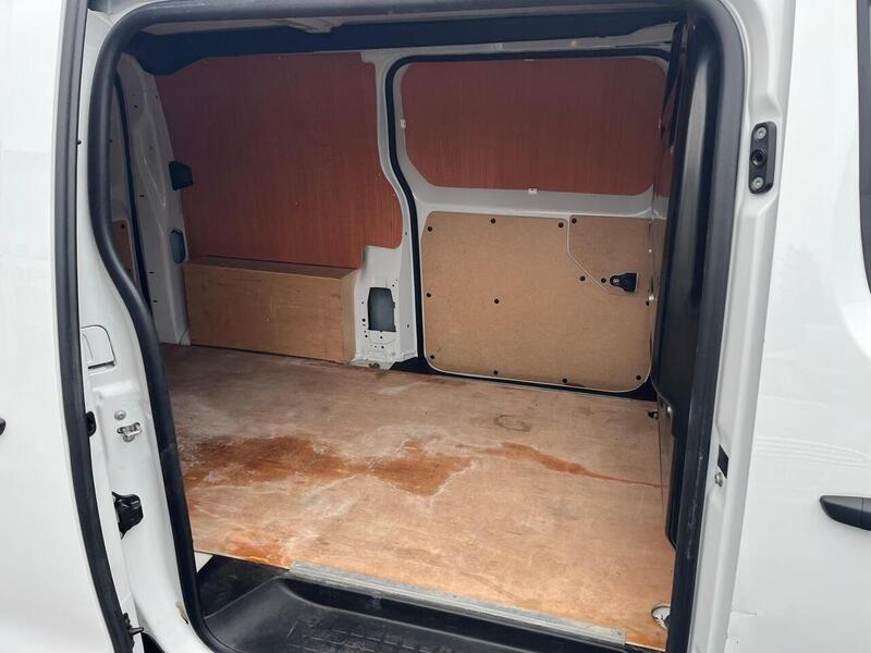 Vauxhall Vivaro Turbo D Prime - U15045