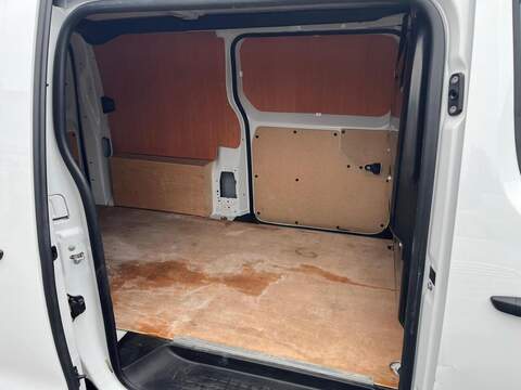 Vauxhall Vivaro Turbo D Prime - U15045
