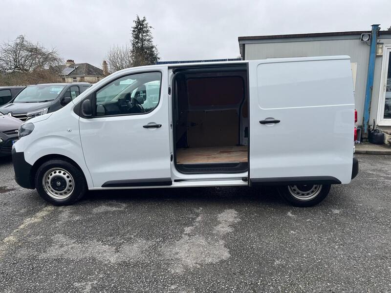 Vauxhall Vivaro Turbo D Prime - U15045