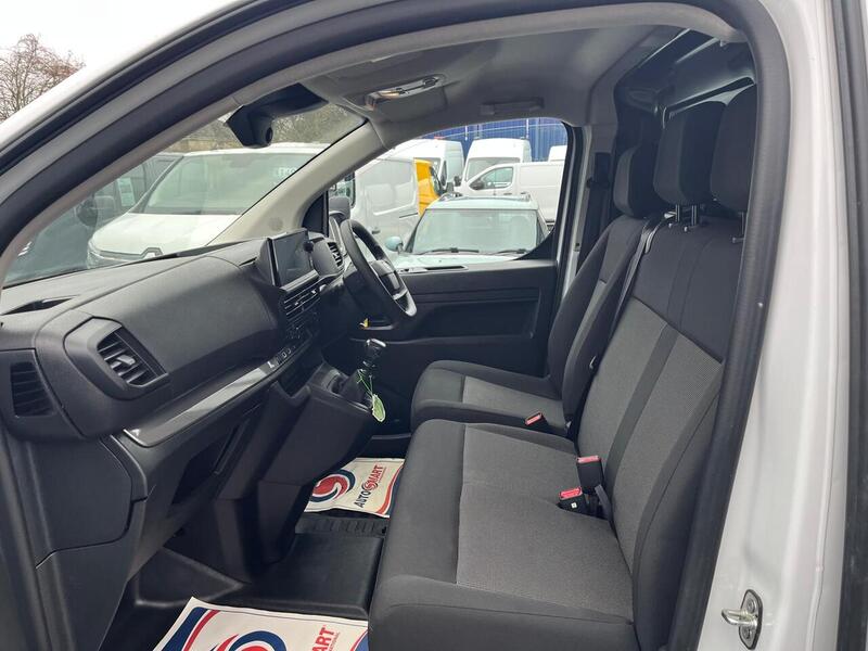 Vauxhall Vivaro Turbo D Prime - U15045