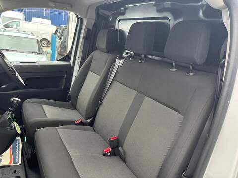Vauxhall Vivaro Turbo D Prime - U15045