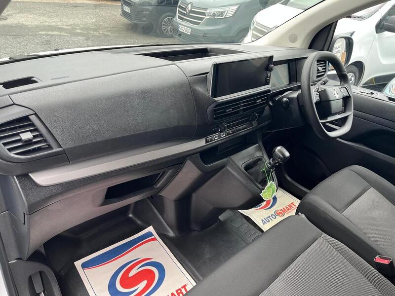 Vauxhall Vivaro Turbo D Prime - U15045
