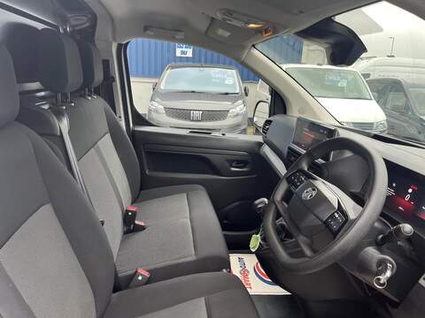 Vauxhall Vivaro Turbo D Prime - U15045