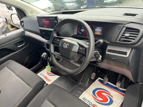 Vauxhall Vivaro Turbo D Prime - U15045