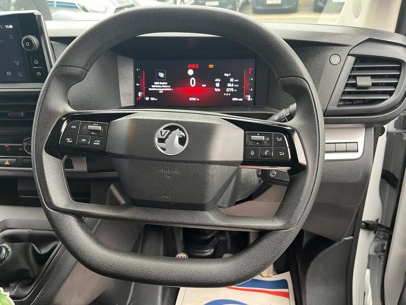 Vauxhall Vivaro Turbo D Prime - U15045