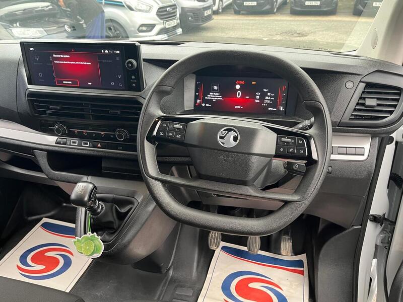 Vauxhall Vivaro Turbo D Prime - U15045