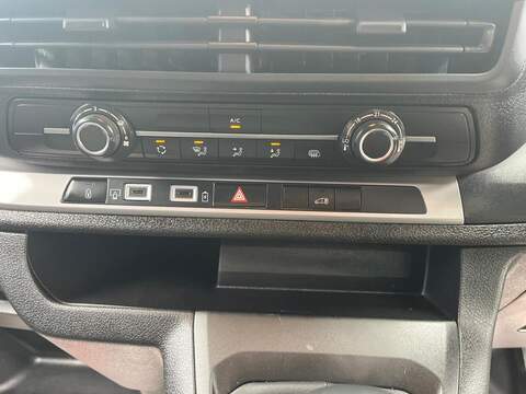 Vauxhall Vivaro Turbo D Prime - U15045