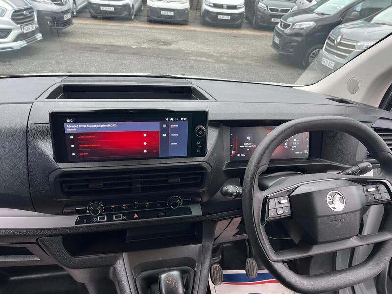 Vauxhall Vivaro Turbo D Prime - U15045