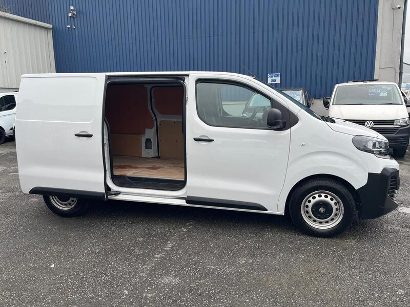 Vauxhall Vivaro Turbo D Prime - U15045