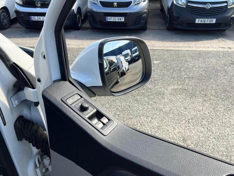 Volkswagen Transporter TDI T32 BlueMotion Tech Startline - U15076