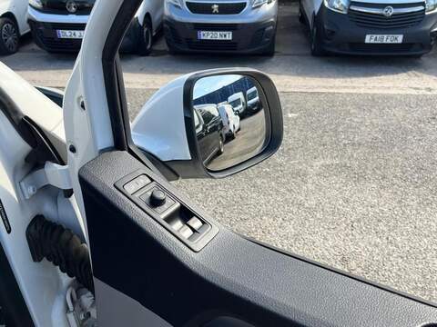 Volkswagen Transporter TDI T32 BlueMotion Tech Startline - U15076