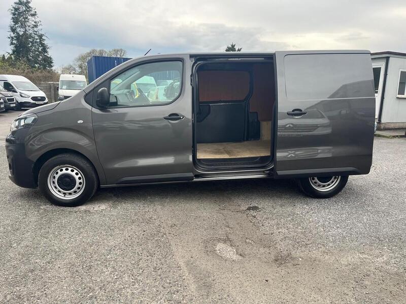 Vauxhall Vivaro Turbo D 2900 Dynamic - U15080