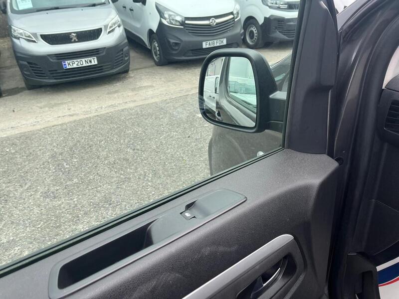 Vauxhall Vivaro Turbo D 2900 Dynamic - U15080