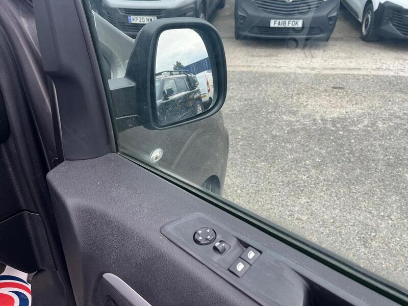 Vauxhall Vivaro Turbo D 2900 Dynamic - U15080