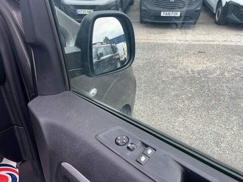 Vauxhall Vivaro Turbo D 2900 Dynamic - U15080