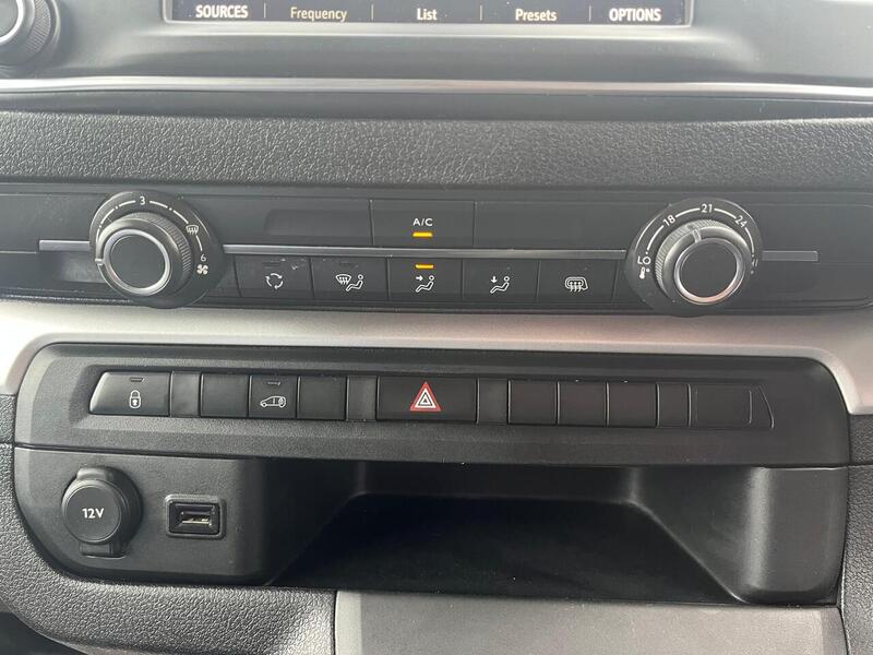 Vauxhall Vivaro Turbo D 2900 Dynamic - U15080