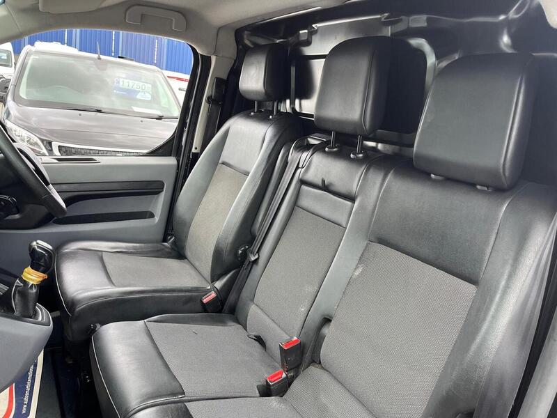 Peugeot Expert BlueHDi 1200 Professional - U15082