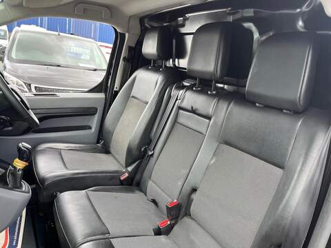 Peugeot Expert BlueHDi 1200 Professional - U15082