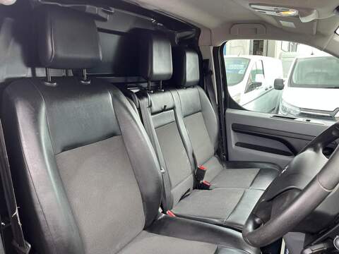 Peugeot Expert BlueHDi 1200 Professional - U15082