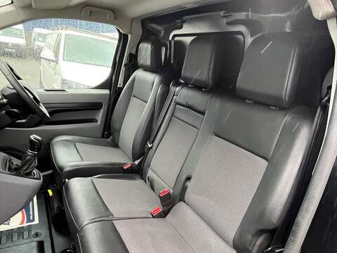 Peugeot Expert BlueHDi 1200 Professional - U15083