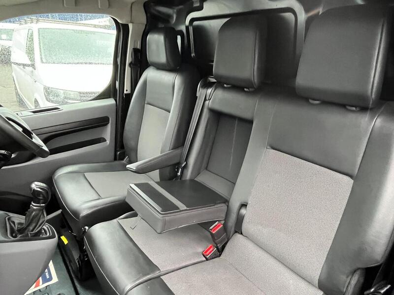 Peugeot Expert BlueHDi 1200 Professional - U15083