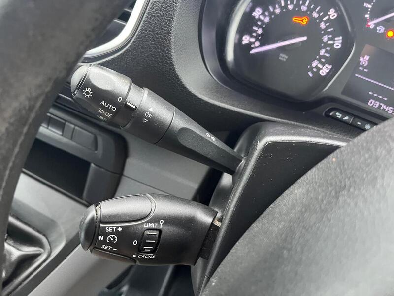 Peugeot Expert BlueHDi 1200 Professional - U15083