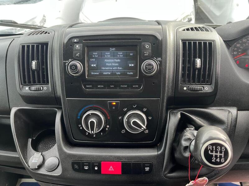 Peugeot Boxer BlueHDi 333 Professional - U15085