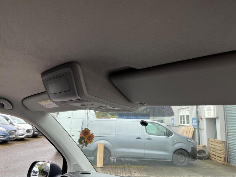 Volkswagen Transporter TDI T28 Startline - U15088