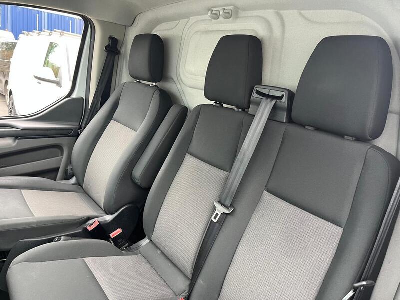 Ford Transit Custom 300 EcoBlue Leader - U15097