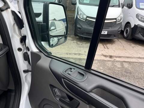 Ford Transit Custom 300 EcoBlue Leader - U15097