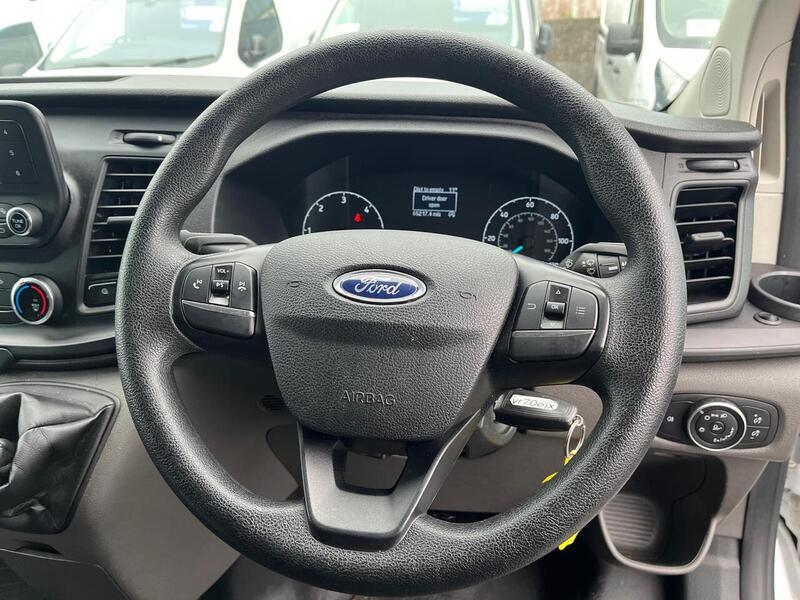 Ford Transit Custom 300 EcoBlue Leader - U15097