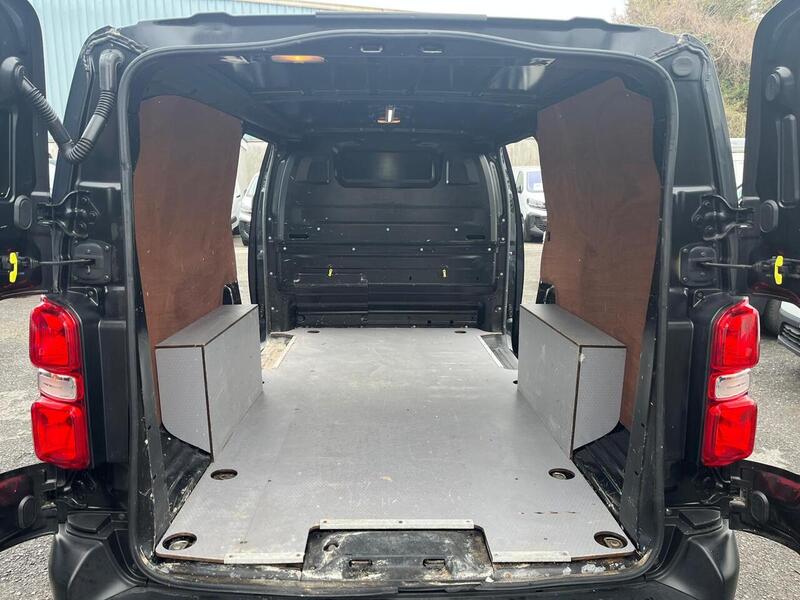 Peugeot Expert BlueHDi 1200 Professional - U15102