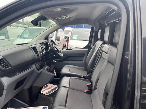 Peugeot Expert BlueHDi 1200 Professional - U15102