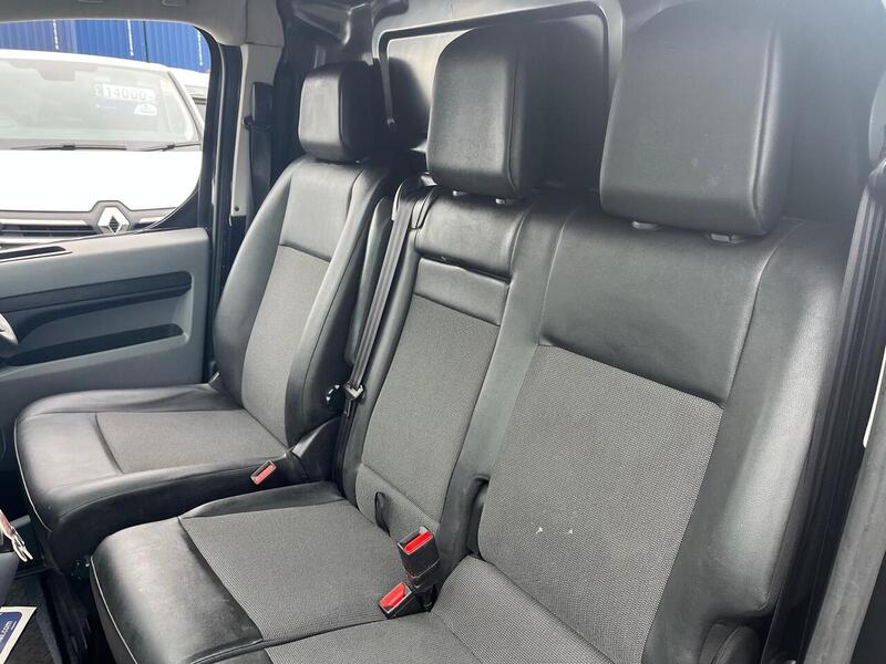 Peugeot Expert BlueHDi 1200 Professional - U15102