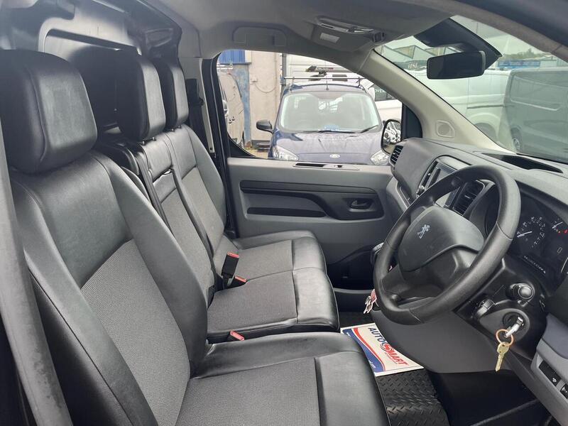 Peugeot Expert BlueHDi 1200 Professional - U15102