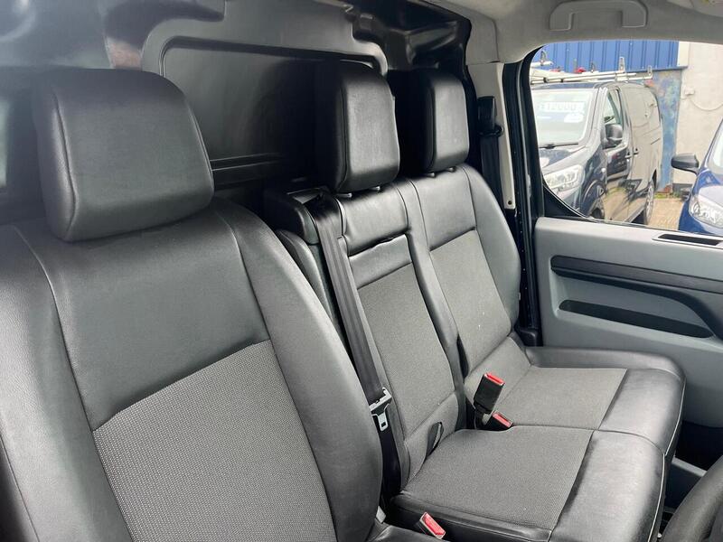 Peugeot Expert BlueHDi 1200 Professional - U15102