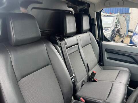 Peugeot Expert BlueHDi 1200 Professional - U15102