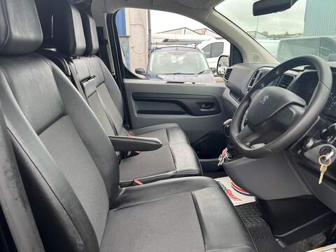 Peugeot Expert BlueHDi 1200 Professional - U15102