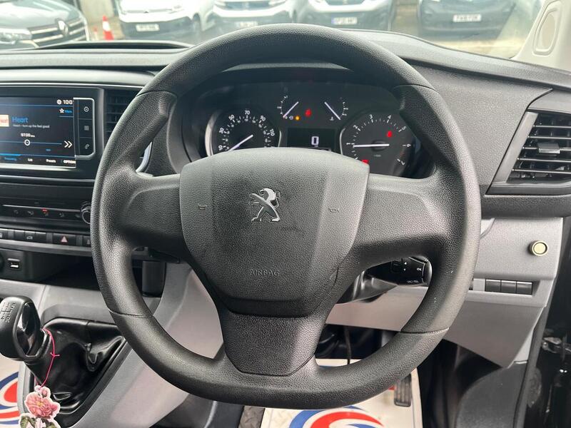 Peugeot Expert BlueHDi 1200 Professional - U15102