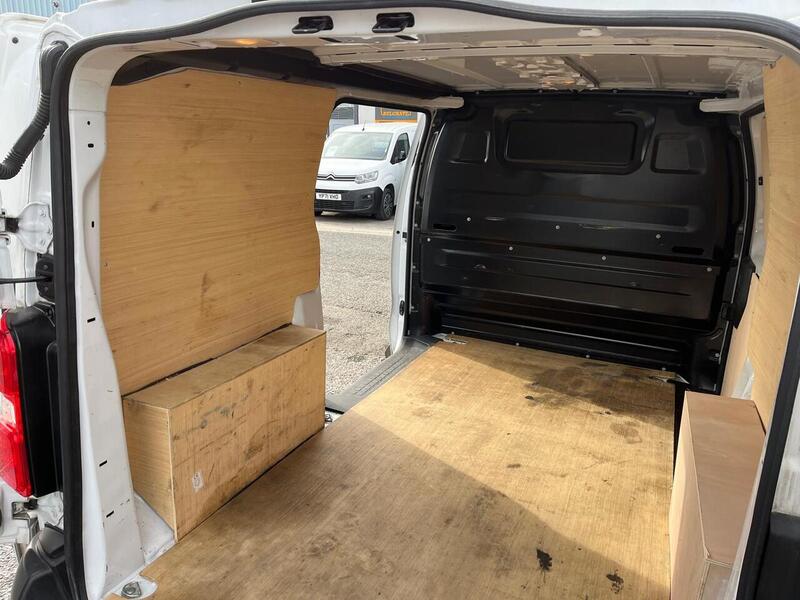 Vauxhall Vivaro Turbo D 2700 Dynamic - U15107