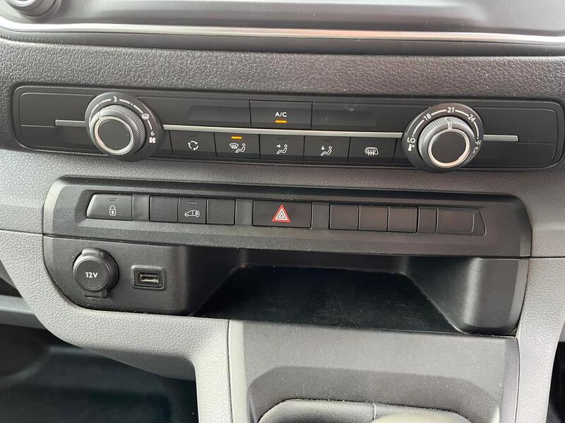 Vauxhall Vivaro Turbo D 2700 Dynamic - U15107